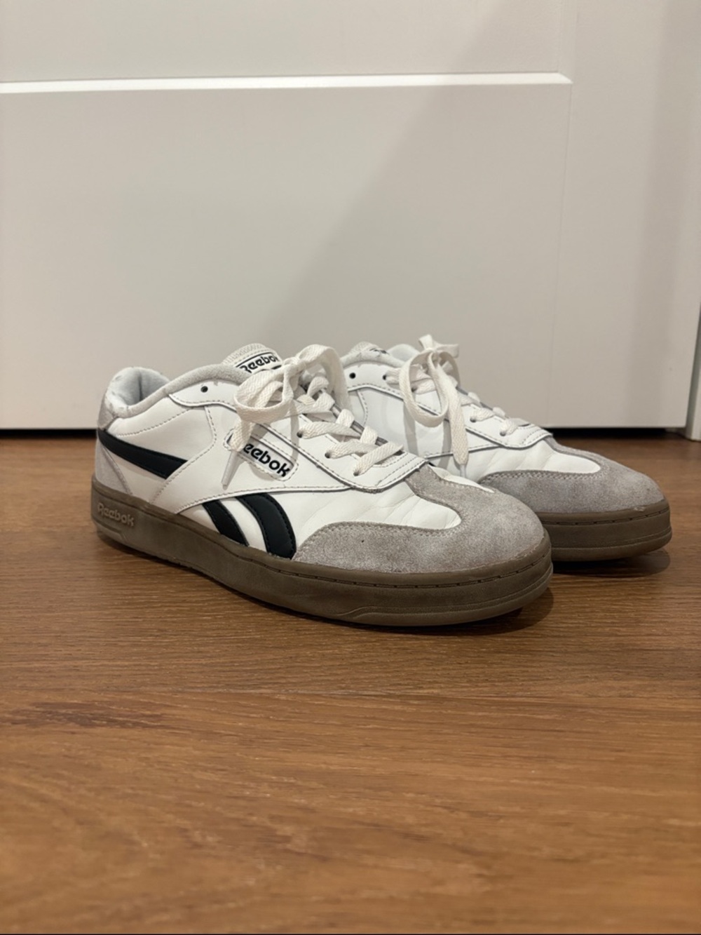 Reebok Men’s classic sneakers
